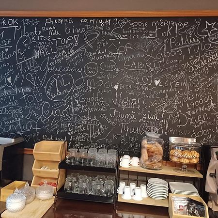 Park Hotel Airport シャルルロワ エクステリア 写真