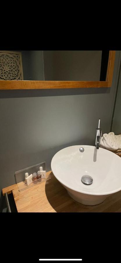 Park Hotel Airport シャルルロワ エクステリア 写真