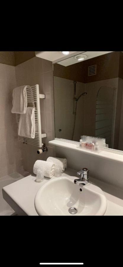 Park Hotel Airport シャルルロワ エクステリア 写真