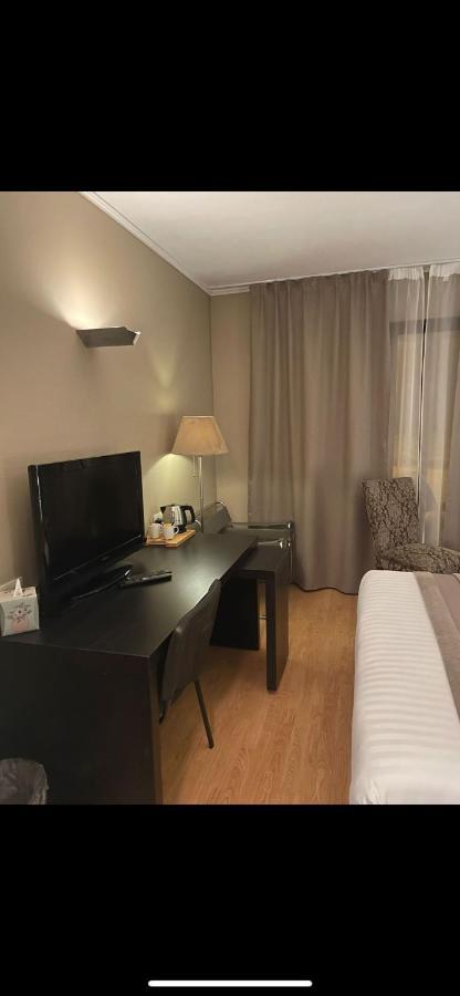 Park Hotel Airport シャルルロワ エクステリア 写真