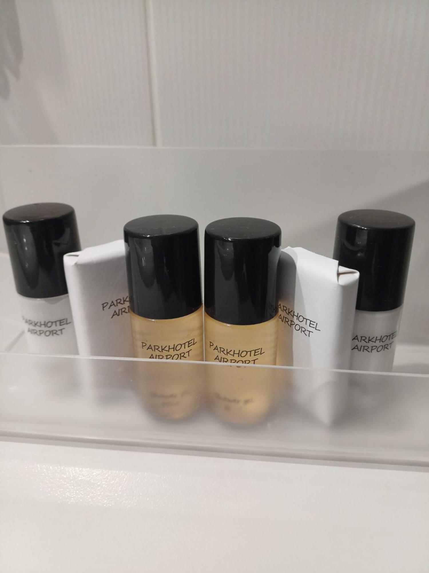 Park Hotel Airport シャルルロワ エクステリア 写真