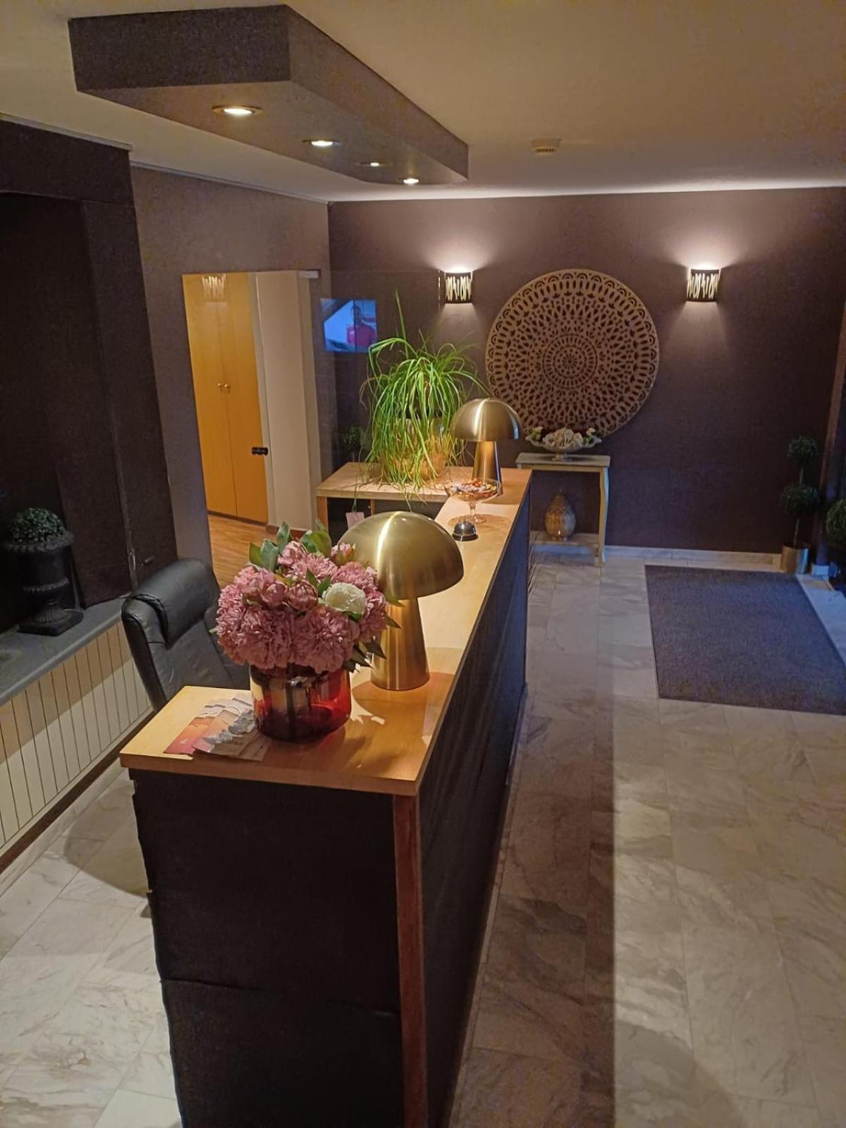 Park Hotel Airport シャルルロワ エクステリア 写真